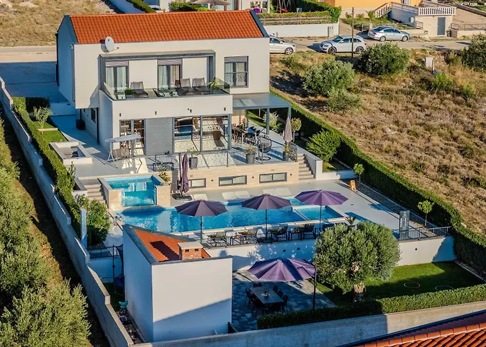 Villa Lara