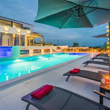 Villa Lara Vrana *