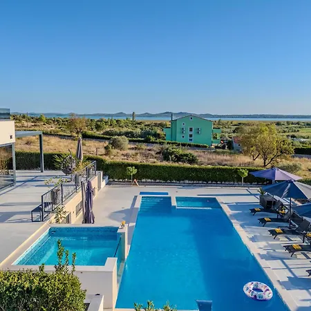 Villa Lara Vrana *