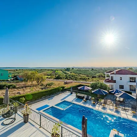Villa Lara Vrana *