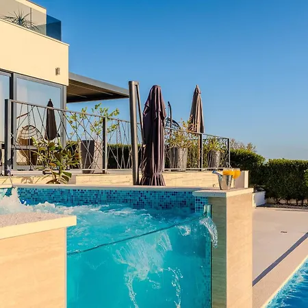 Lara Vrana Villa