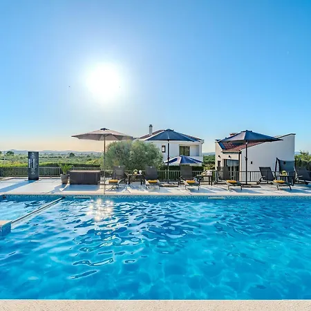 Villa Lara Vrana *