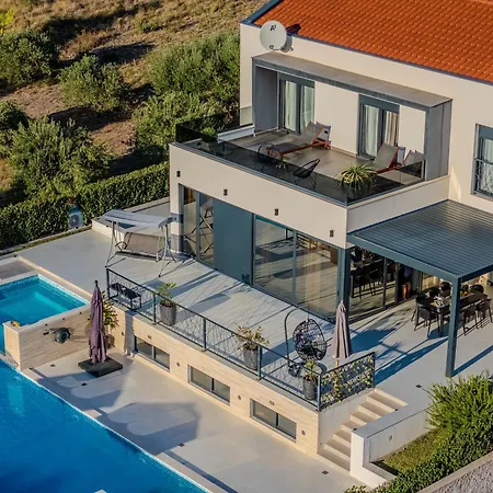 Lara Vrana Villa *