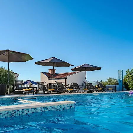 Lara Vrana Villa