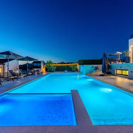 Lara Vrana Villa *